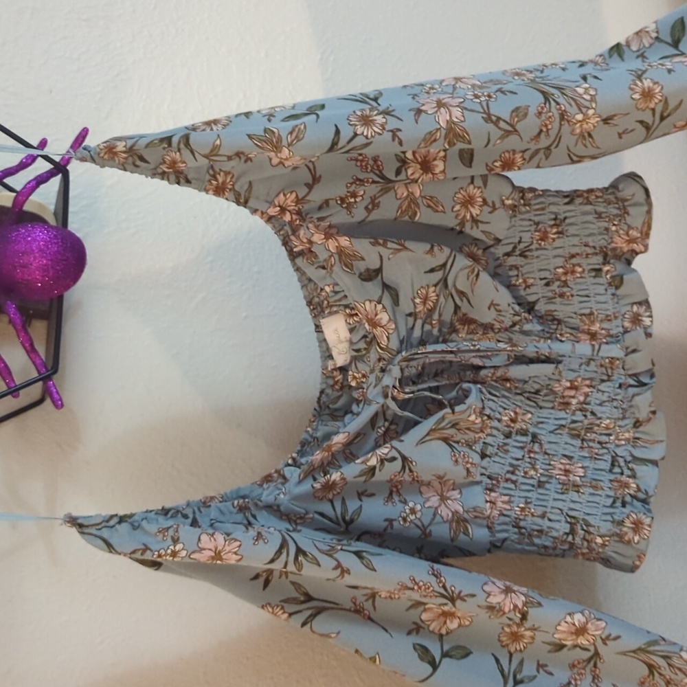 Love and piece Dillard's juniors floral crop top